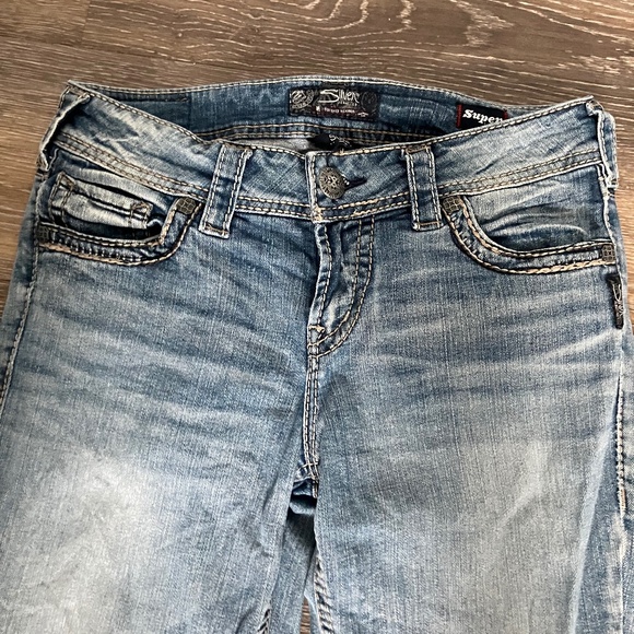 Suki mid rise boot cut silver jeans - Picture 3 of 7